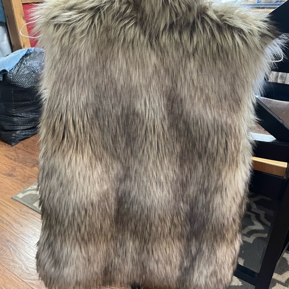 Best - Picture 2 of 3